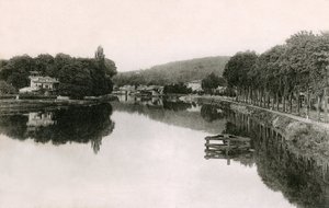 Bougival (Yvelines - 78 - Île-de-France): Ufer der Seine von der Fußgängerbrücke aus gesehen, Anfang des 20. Jahrhunderts (s/w Foto)