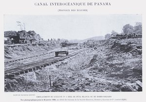 Interozeanischer Kanal von Panama, Arbeiten an den Schleusen (s/w Foto) von French Photographer