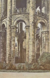 Charroux, Alte Abtei, Turm, unterer Teil