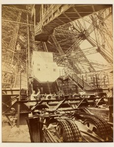 Ausrüstung zum Betrieb des Aufzugsystems am Eiffelturm, ca. 1888