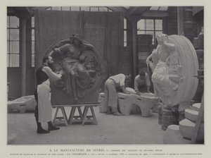 Galerie großer Stücke in der Porzellanmanufaktur Sèvres, Frankreich von French Photographer