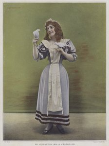 Julie Guiraudon in der Titelrolle in Cendrillon (Aschenputtel)