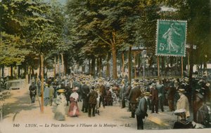 Lyon, La Place Bellecour zur Musikstunde