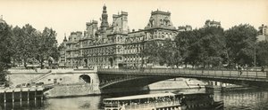 Paris, Das Rathaus und die Arcole-Brücke