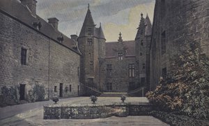 Ploubezre, Schloss Kergrist, Ensemble im Ehrenhof von French Photographer