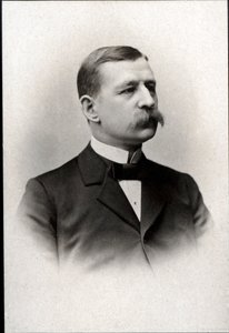 Porträt von Salomon August Andree (1854-1897), schwedischer Ingenieur, Physiker, Aeronaut und Polarforscher von French Photographer
