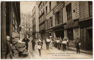Die Freilassung der Zeitungsverkäufer aus der Druckerei der Action Française von French Photographer