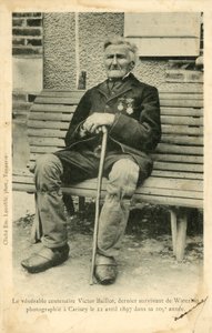 Victor Baillot, der letzte Überlebende der Schlacht von Waterloo, fotografiert in Carisey am 22. April ?