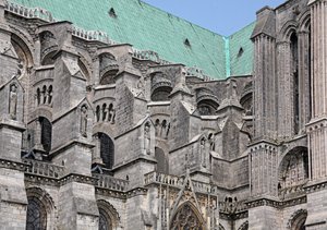 Ansicht der Strebepfeiler auf der Südseite