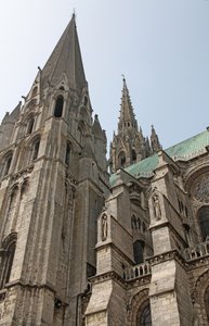 Ansicht des Südturms mit dem Nordturm dahinter
