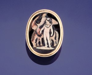 Kameoring mit Bellerophon, der Pegasus zum Wasser führt