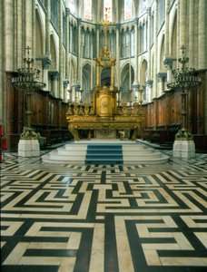 Kathedrale von Saint Omer (Nord 59): Altar und Labyrinth. von French School