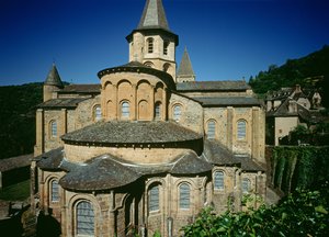 Kirche St. Foy von Osten, begonnen ca. 1050 von Abt Odolric