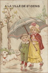 Mädchen gehen im Regen mit Regenschirm