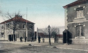 Postkarte, die die Kaserne in Besancon zeigt, um 1900 von French School