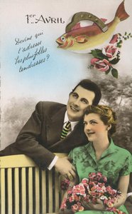 Postkarte zum ersten April „Rate, wer die verrückteste Zärtlichkeit zeigt“