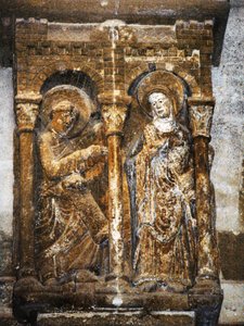 Relief von einem Kapitell, das die Verkündigung darstellt