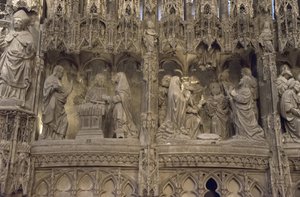 Szene des Chors der Kathedrale von Chartres: links: Erscheinung Christi vor seiner Mutter, rechts: Himmelfahrt