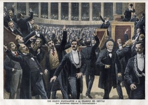 Sozialisten singen die Internationale in der französischen Abgeordnetenkammer während einer Sitzung in Anwesenheit von Georges Clemenceau - „Le Petit Journal“, Mai 1909 (Gravur) von French School