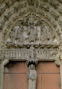 Südportal-Tympanon, das Christus auf dem Thron mit einer Beau-Christ-Figur auf dem Trumeau darunter darstellt, 12. Jahrhundert