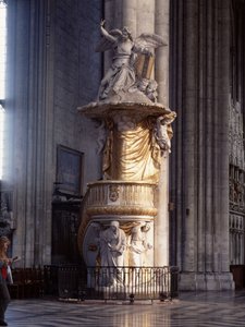 Statue in der Kathedrale von Amiens (80). von French School