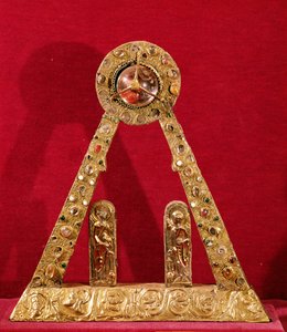 Das A von Karl dem Großen (742-814) (Gold, Emaille, Perlen & Edelsteine)