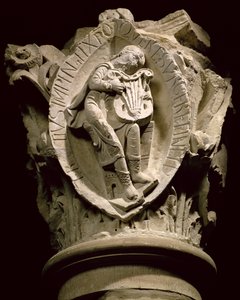 Die Klänge der Musik, Säulenkapitell aus dem Umgang in Cluny, ca. 1115 (geschnitzter Stein)