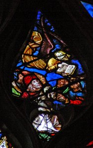 Das Westrosenfenster zeigt eine Szene aus dem Buch der Offenbarung: Engel kündigt die Stunde des Gerichts an (14:6-7).