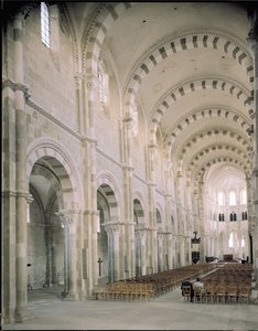 Blick auf das Innere des Kirchenschiffs, 12. Jahrhundert