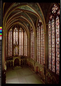 Ansicht der Buntglasfenster in der oberen Kapelle, 1246-48 von French School