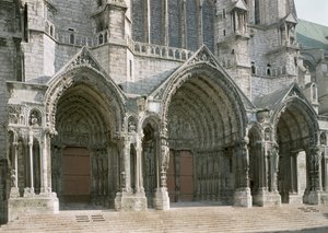 Ansicht der drei Portale des Nordquerhauses