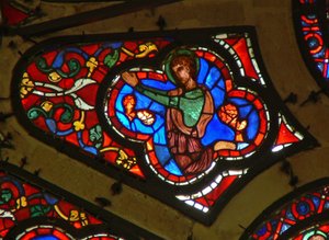 Fenster Ww mit Darstellung eines Apostels?