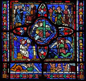 Fenster, Darstellung des ersten Abschnitts des Fensters w7; In der Mitte sind die Reliquien der Passion (das Kreuz und der Speer); anderswo sind streitende Mönche und interpolierte Tafeln des Jüngsten Gerichts