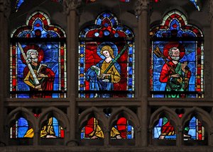 Fenster w101, den Heiligen Paulus, den Heiligen Judas und den Heiligen Petrus darstellend von French School