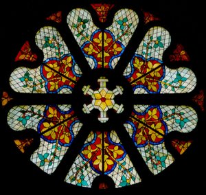 Fenster w107 ein nördliches Rosenfenster mit modernem Muster (Rosenfenster - innen)
