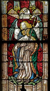 Fenster w15 mit Darstellung des Heiligen Michael