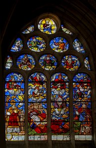 Fenster w3 mit Darstellung des Jessebaums