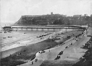Scarborough: North Bay, ca. 1896 von Frith and Co