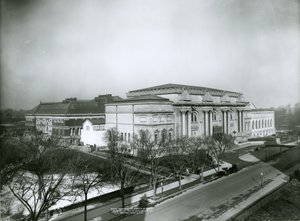 Das Metropolitan Museum of Art von Südosten, New York City, 1909 von G.P. Hall und Sohn