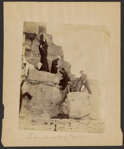 Bild aufgenommen am Fuß der Pyramiden