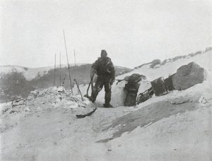 Browning an der Iglutür, 1912, 1913 von G. Murray Levick
