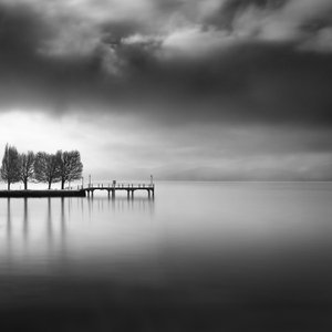 Gelassener See-Pier von George Digalakis