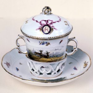 Porzellantasse aus dem 19. Jahrhundert (zum Trinken heißer Getränke). Deutsche Herstellung. Besançon, Museum der Schönen Künste