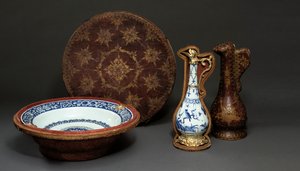 Montierter chinesischer Krug und Teller in Originalkisten, Augsburg, ca. 1655-60