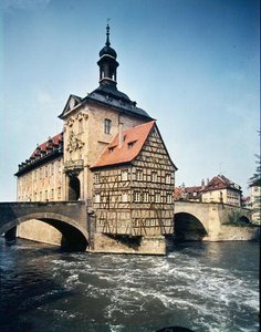 Ansicht des Alten Rathauses, ursprünglich erbaut 1453 und wiederaufgebaut von J.M. Kuchel in 1744-56