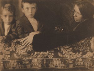 Familiengruppe (Mrs. White, Maynard & Lewis)