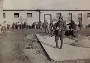 Album "Bilder des Krieges II": italienische Soldaten in Gradisca Sagrado, Gorizia, Italien (s/w Foto) von Gigliucci Gigliucci