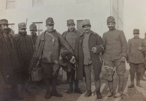Album "Bilder des Krieges II": Italienische Soldaten in Gradisca Sagrado, Gorizia, Italien von Gigliucci Gigliucci