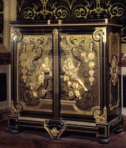 Möbel im Régence-Stil: Schrank mit Münzen, realisiert von Gilles Marie Oppenord, 18. Jahrhundert, Versailles, Musée du Château