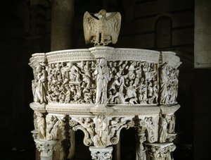Übersicht des oberen Teils des Stuhls von Giovanni Pisano (Detail der Reliefs des Marmorpults)